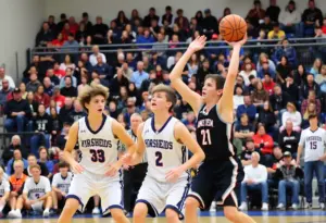 Horseheads girls basketball team playing against Maine-Endwell